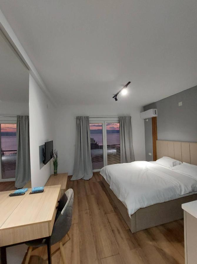 Nautica Apartments&Studios Pestani Ngoại thất bức ảnh