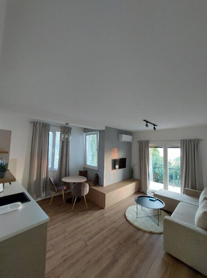 Nautica Apartments&Studios Pestani Ngoại thất bức ảnh