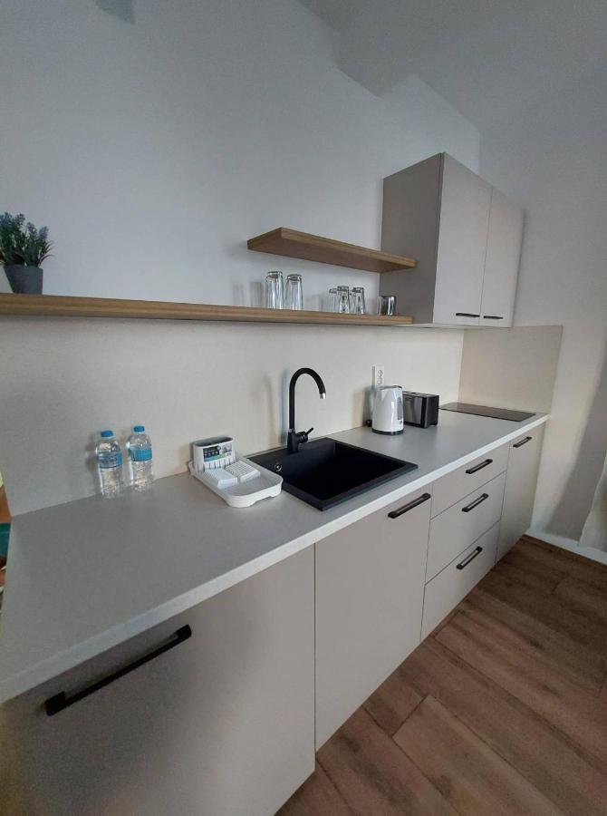 Nautica Apartments&Studios Pestani Ngoại thất bức ảnh
