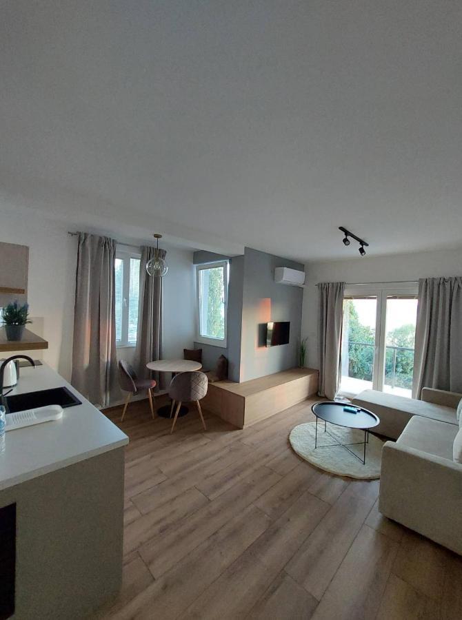 Nautica Apartments&Studios Pestani Ngoại thất bức ảnh